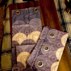 Semi light blocking curtains